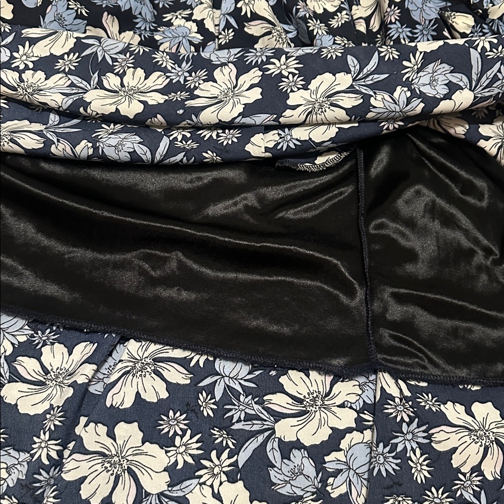 Navy and Cream Floral A-Line Skirt size XS - Picture 5 of 8